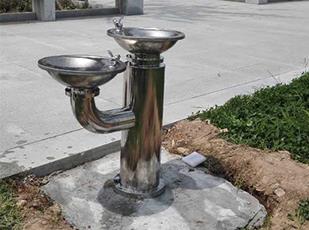 步行街公共饮水台